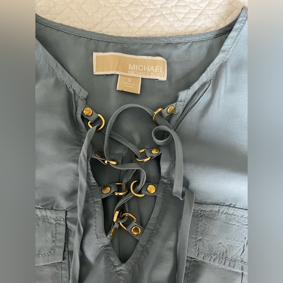 Michael Kors dusty blue blouse - Picture 8 of 9